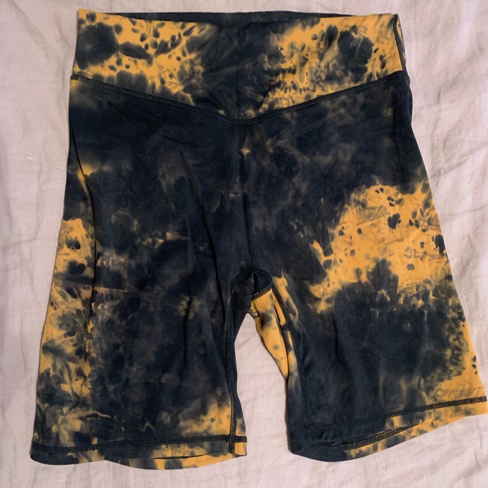 Balance Athletica Atmos Cloud Shorts in Dust Devil (Medium)